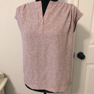 Light pink Loft Top with white speckle pattern!